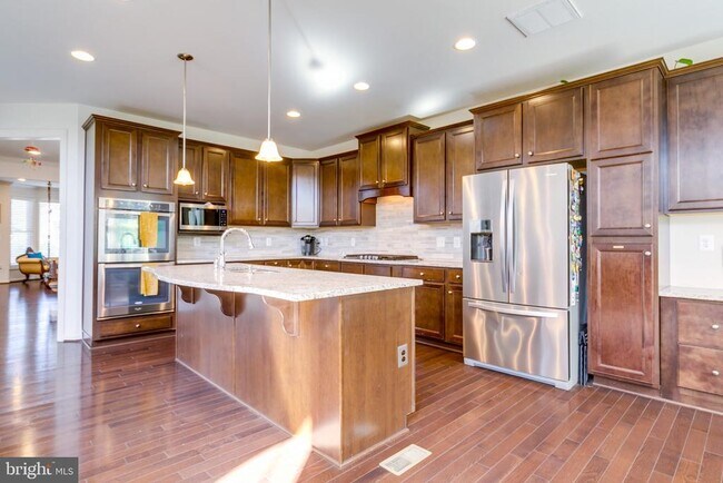 Building Photo - 23582 Prosperity Ridge Pl