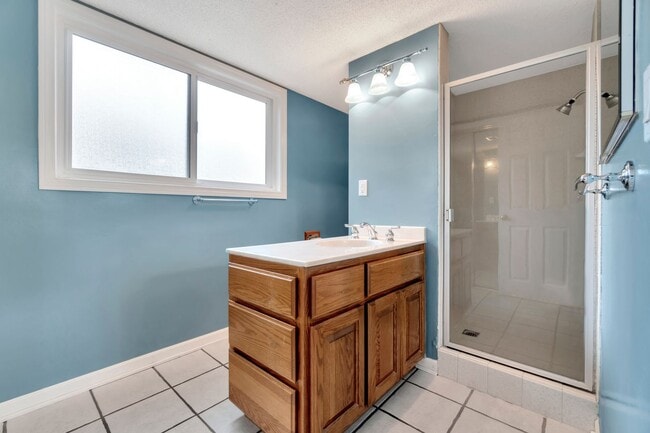 Building Photo - Charming Rossmoor Home