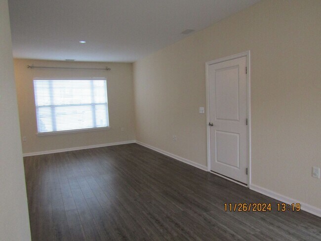 Building Photo - Hickory Manor