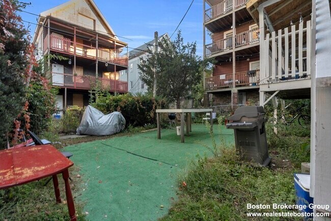 Building Photo - 180 St Alphonsus St