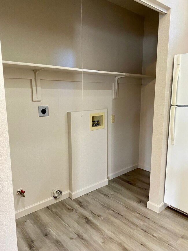Building Photo - 3649 Canyon Loop