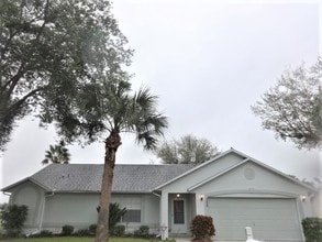 Building Photo - 3334 Lakeview Cir