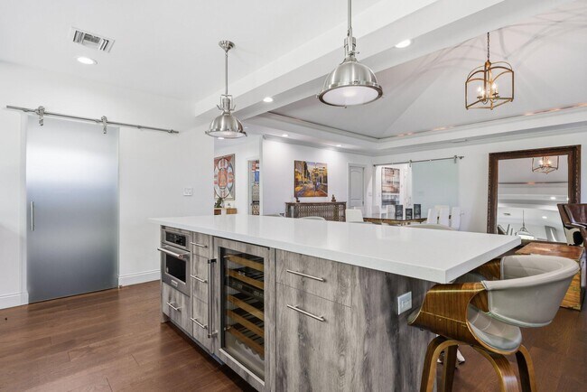 Building Photo - 2835 Polo Island Dr