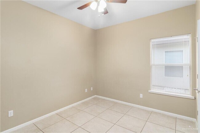 Building Photo - 1205 Bodark Dr