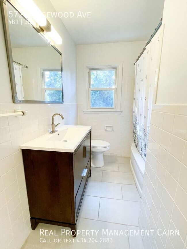 Building Photo - 4 Bed, 2.5 Bath Home -- Over 2k sqft, pati...