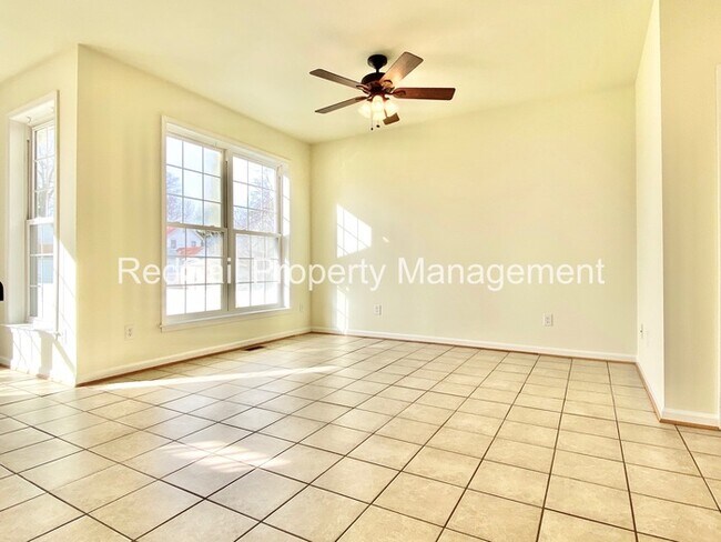 Building Photo - Crowne Pointe home available!