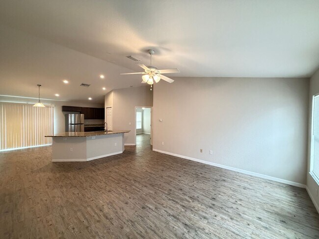 Building Photo - Awesome 3 BD/2BA Home in Beautiful Ocala!!!