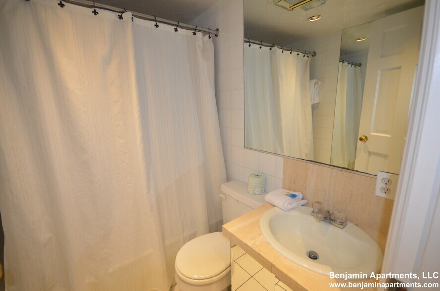 Building Photo - 113 Beacon St