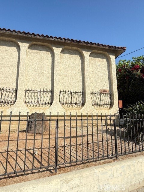 Building Photo - 3621 La Madera Ave