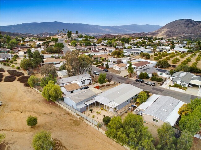 Building Photo - 33828 Plowshare Rd