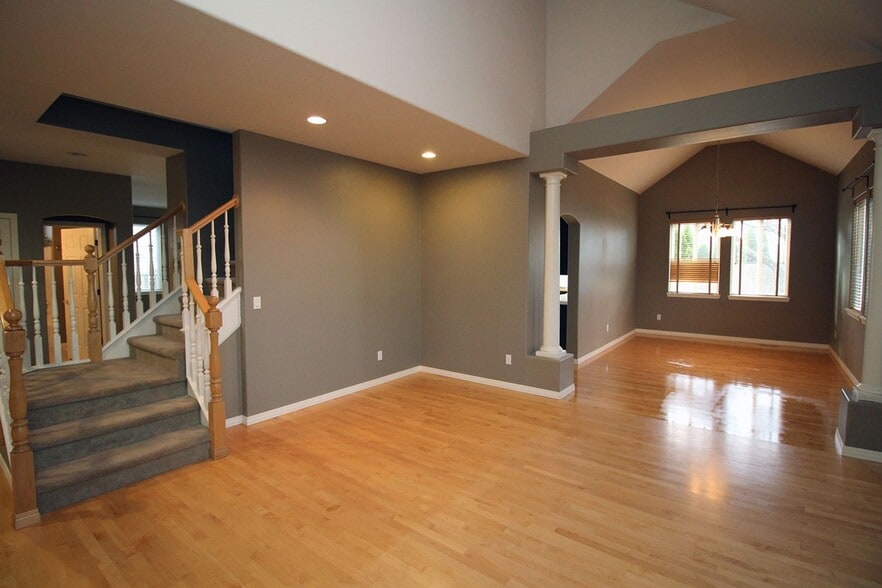 Building Photo - 5187 NW Skycrest Pkwy