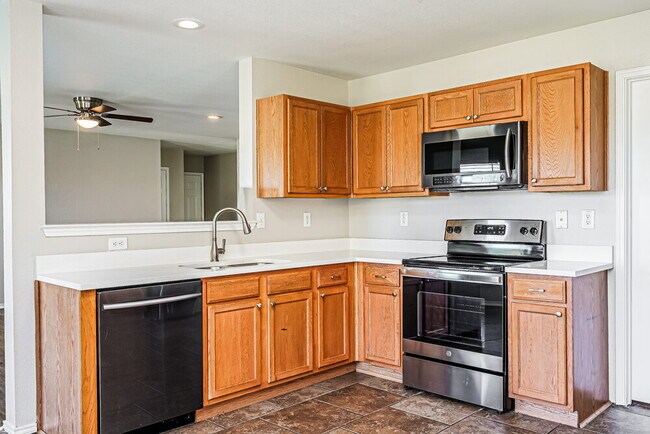 Building Photo - 16737 Woodside Dr