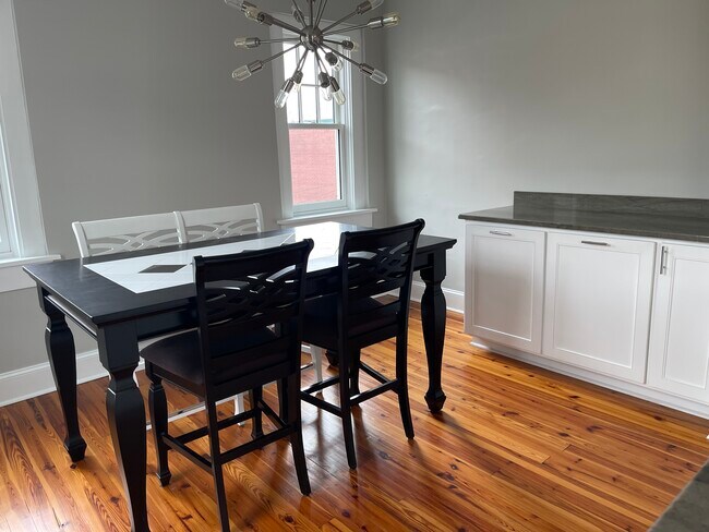 Building Photo - 116 E Council St