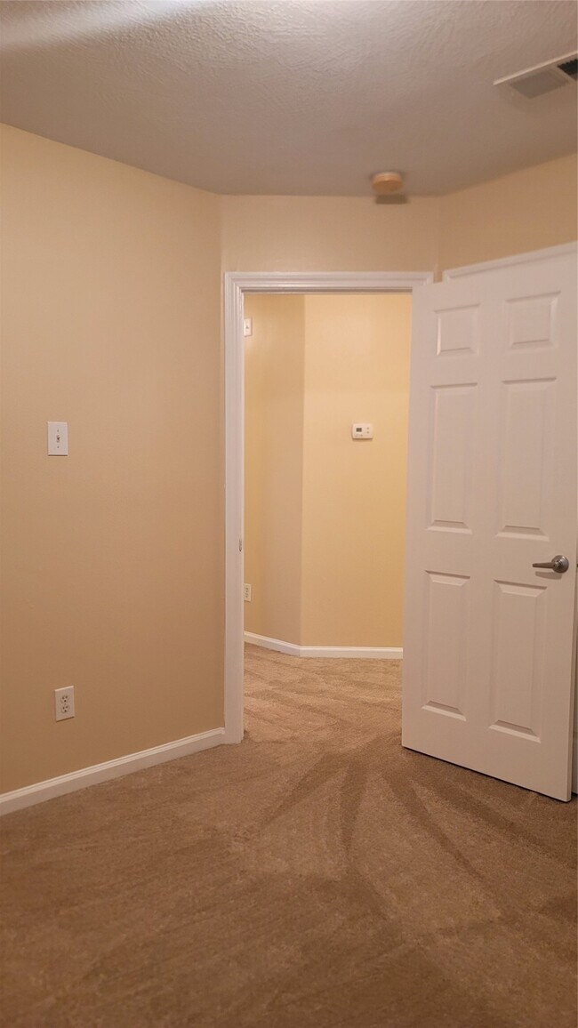 Building Photo - 10223 Azalea Village Dr
