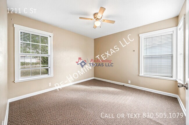 Building Photo - 1211 C St