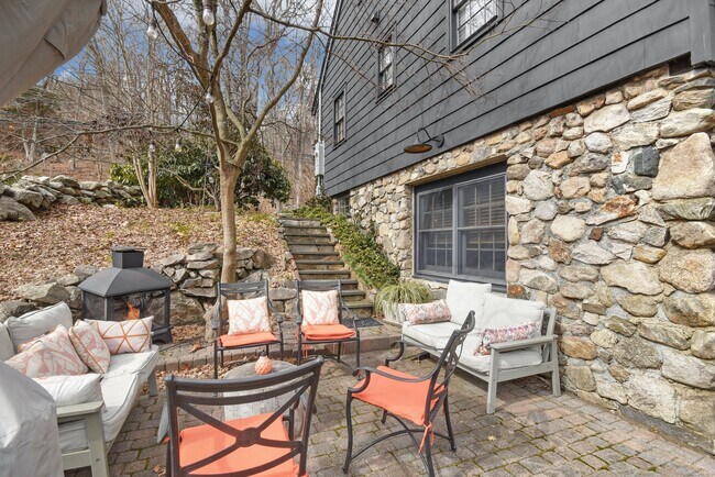 Building Photo - 24 Cartbridge Rd