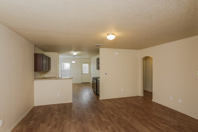 Building Photo - 10607 Hunters Pond