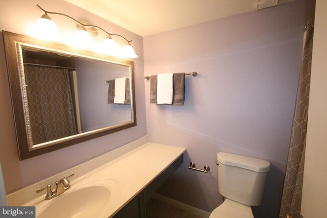 Building Photo - 5900 Cove Landing Rd