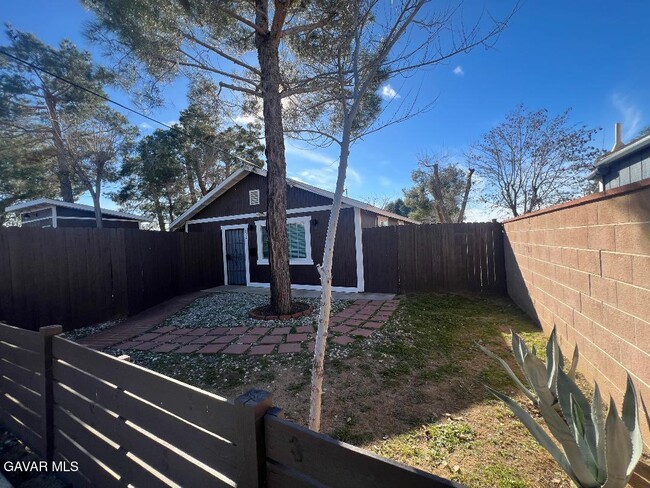 Building Photo - 43119 7th St E