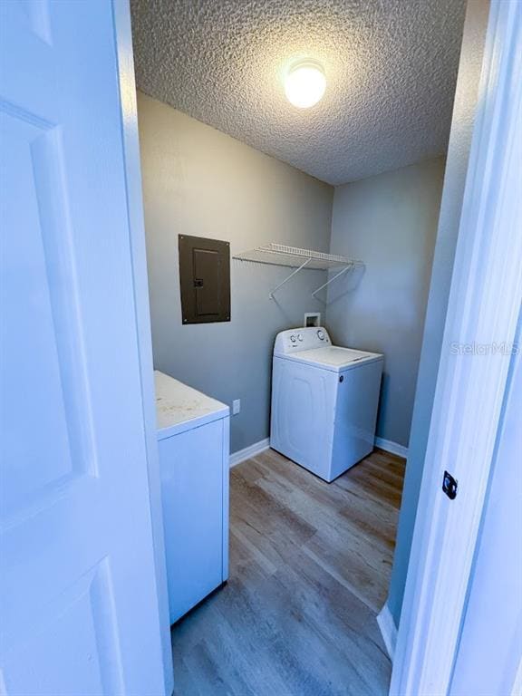 Building Photo - 1919 Summer Club Dr