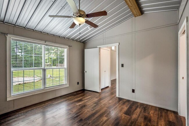 Building Photo - 11419 Leonidas Horton Rd