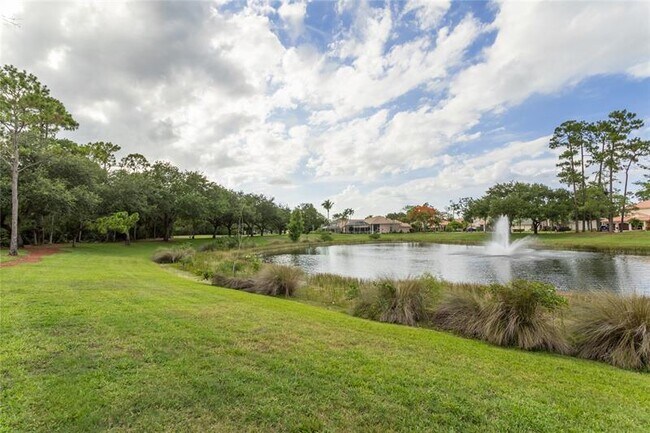 Building Photo - 15683 Cypress Park Dr
