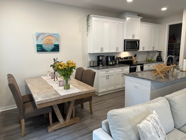 Building Photo - 2984 Mearshire Dr