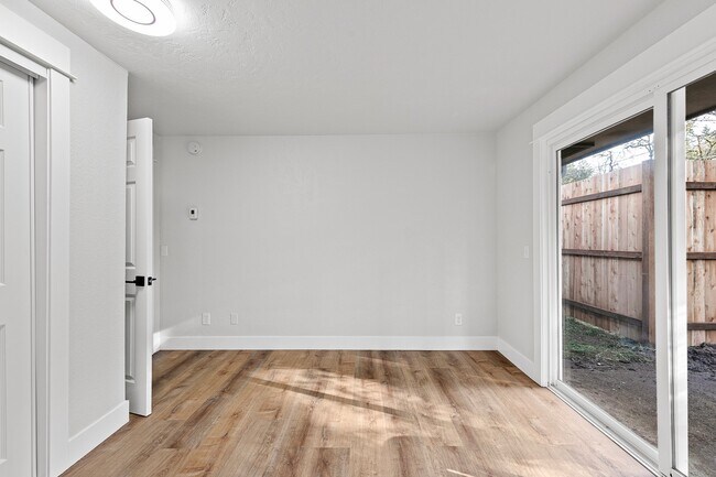 Building Photo - 60 W 34th Ave