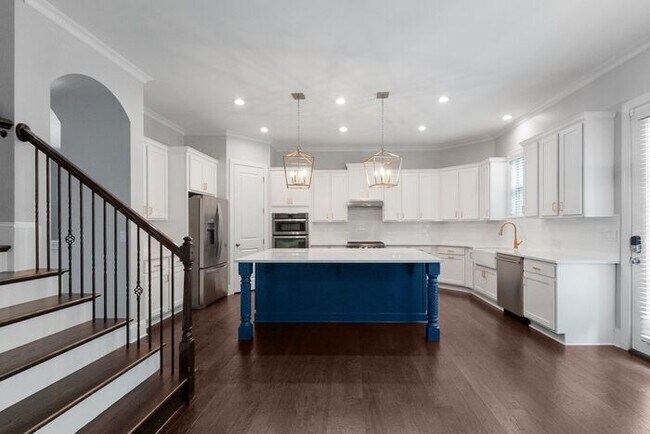 Building Photo - Stunning All-Brick Home in BridgeMill Community!
