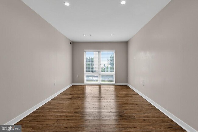Building Photo - 1516 Marion Barry Ave SE