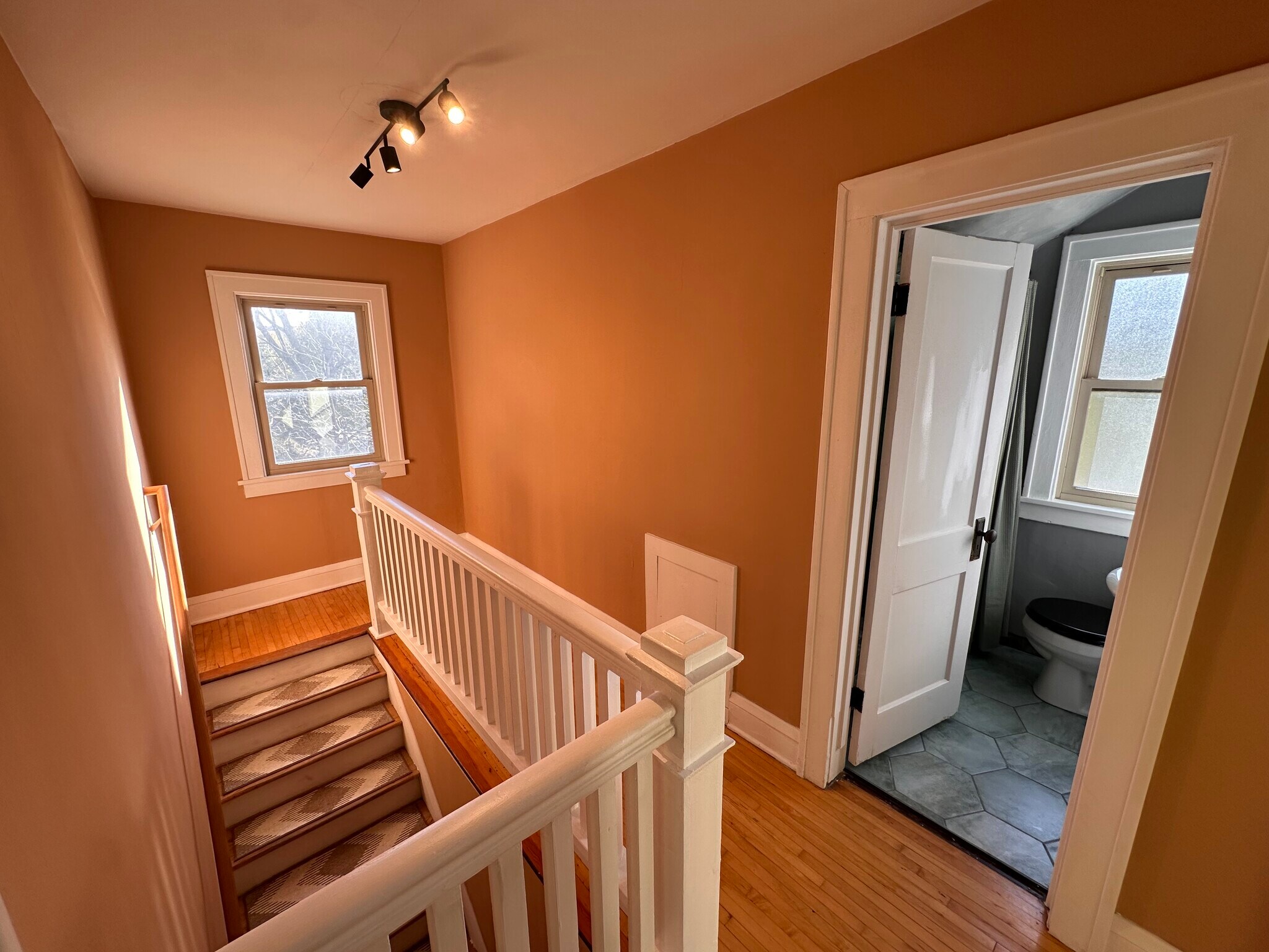 Building Photo - 718 Griggs St N