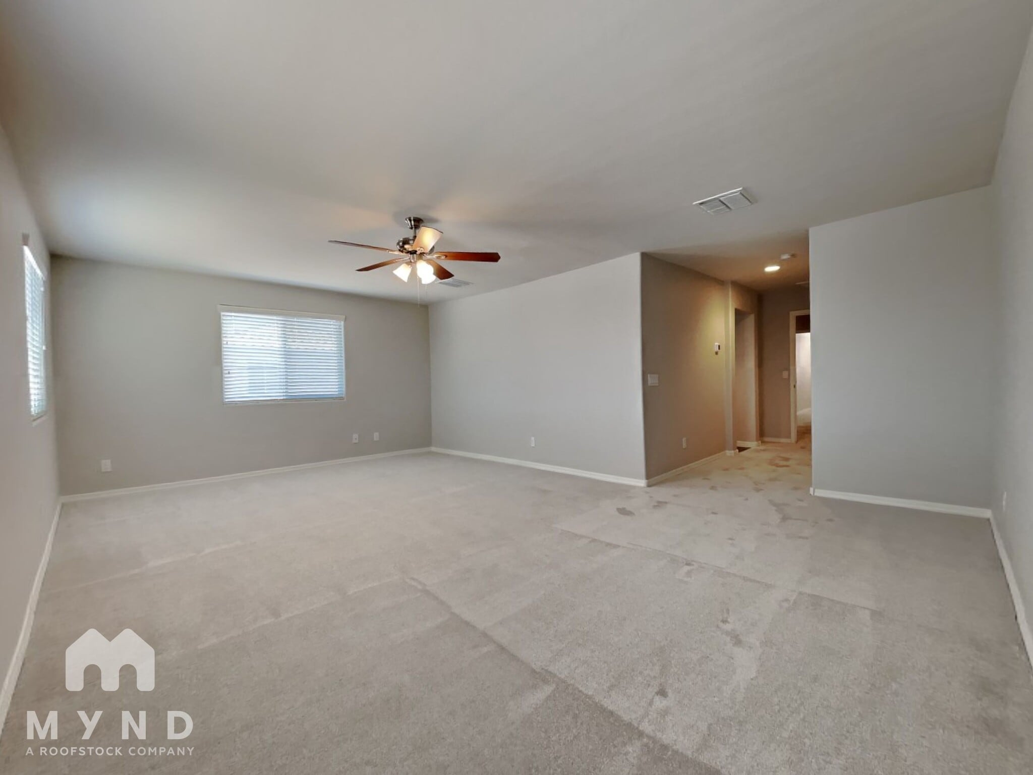 Building Photo - 5420 W Albeniz Pl