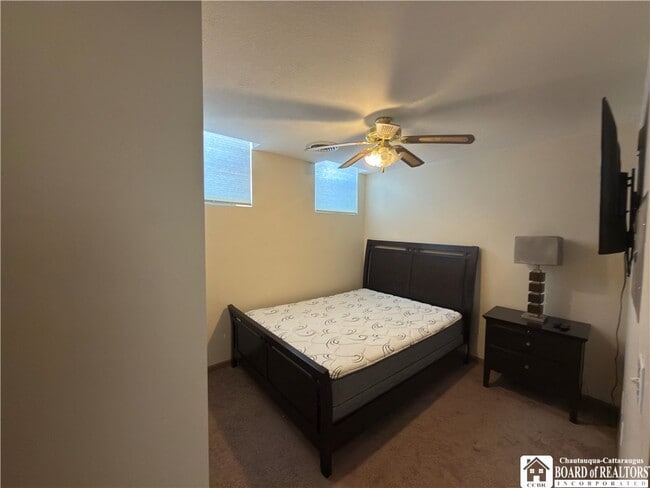 Building Photo - 100-104 E 3rd St