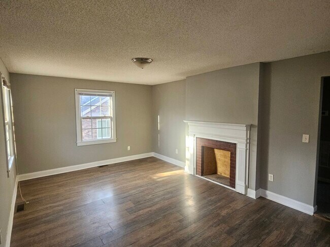 Building Photo - 1211 Camp St