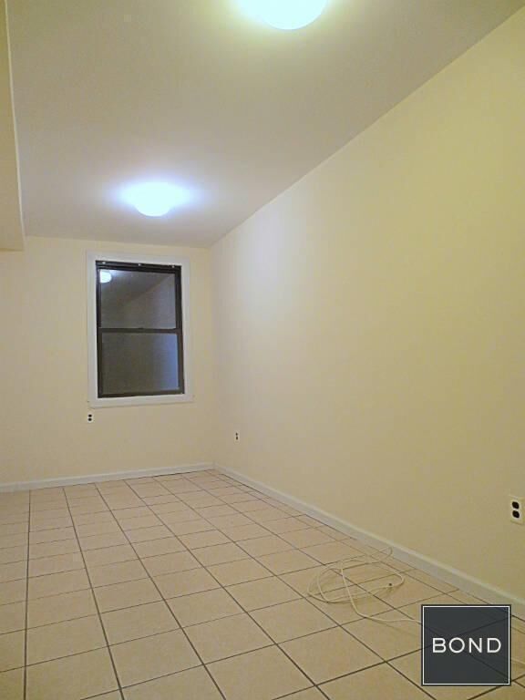 Building Photo - 119 W 104th St