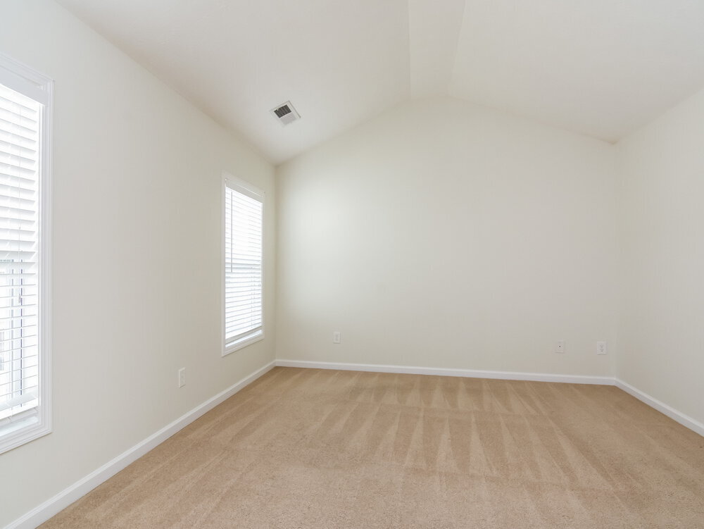 Building Photo - 815 Forsythia Way