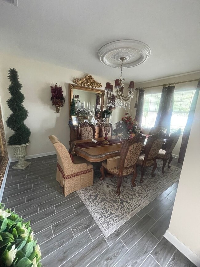 Building Photo - Beautiful, modern home for rent