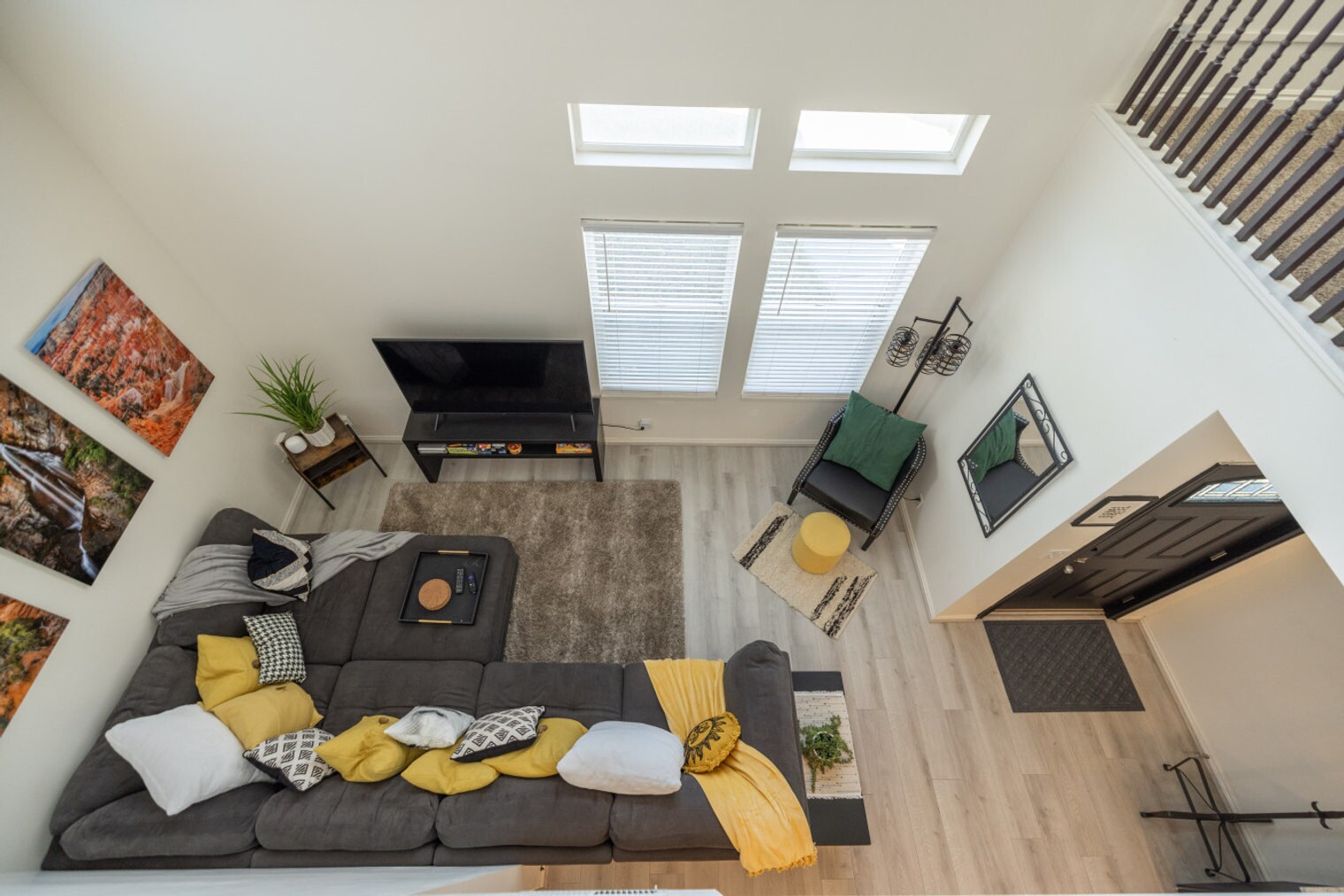 Building Photo - 924 Lowell Ave S