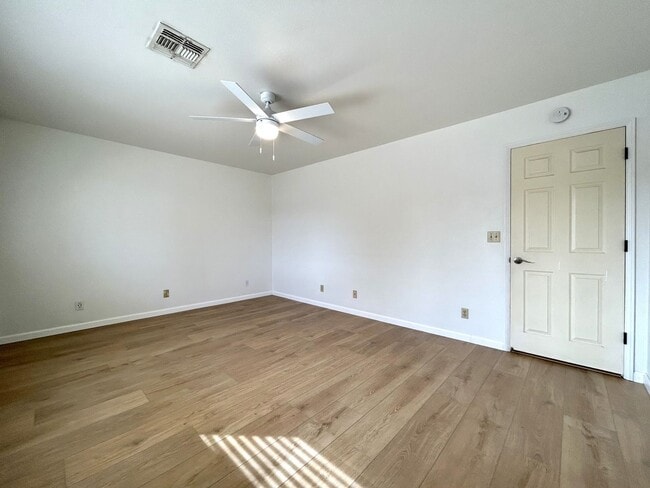 Building Photo - AVAILABLE NOW!! 3 Bedroom 2 Bathroom Home in Yucca Valley!! MOVE IN SPECIAL HALF OFF ONE MONTH'S ...