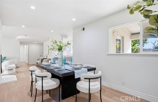 Building Photo - 335 N London Pl