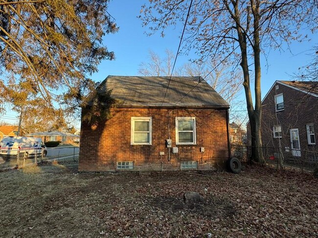 Building Photo - 15375 Prevost St