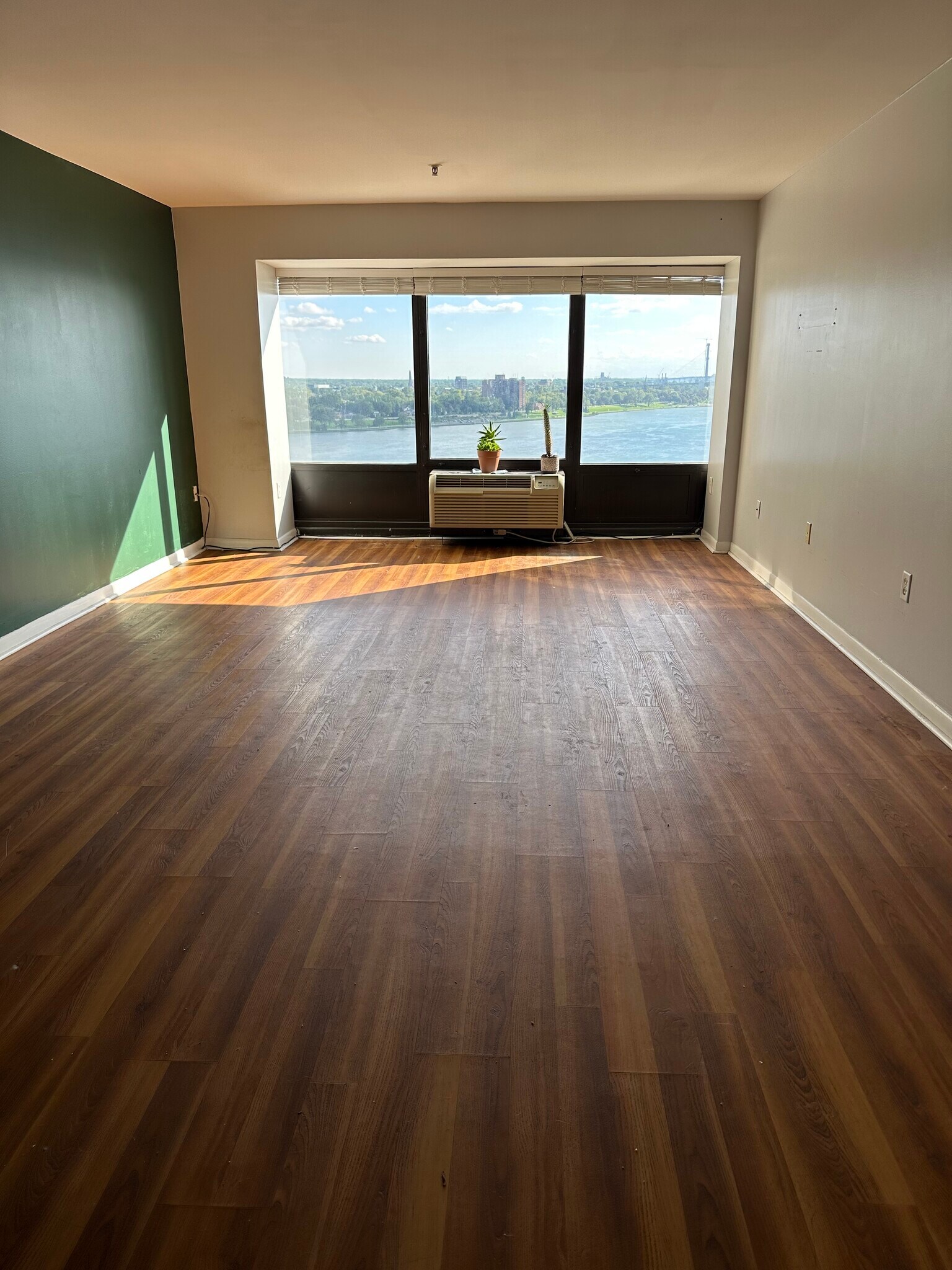 Building Photo - 300 Riverfront Dr