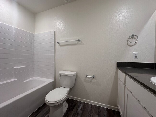 Building Photo - BRAND NEW 3 BEDROOM TOWNHOUSE W/LOFT