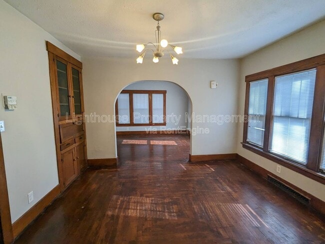 Building Photo - 449 24th St N