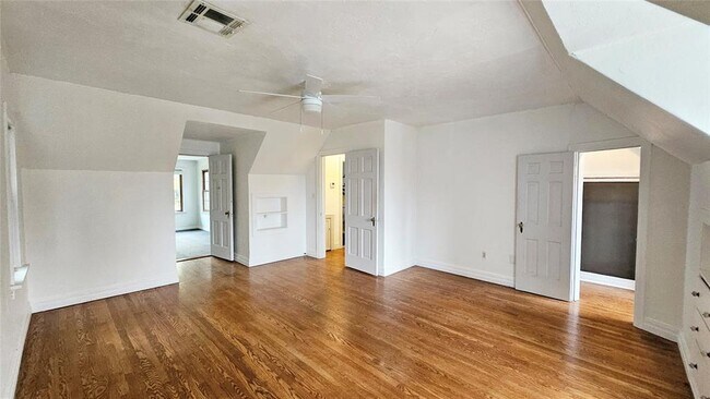 Building Photo - 2108 NW 25th St