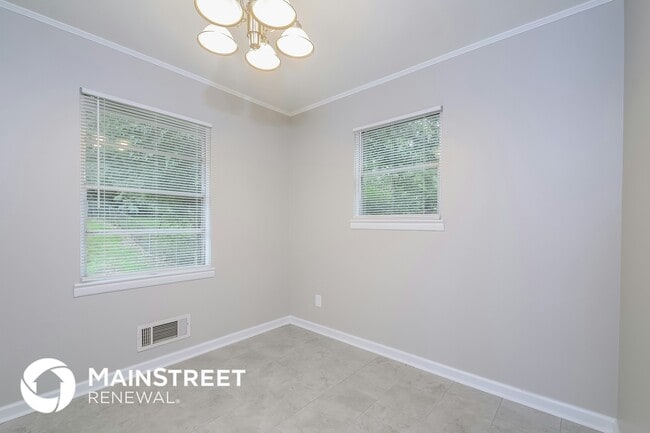 Building Photo - 108 8th Pl