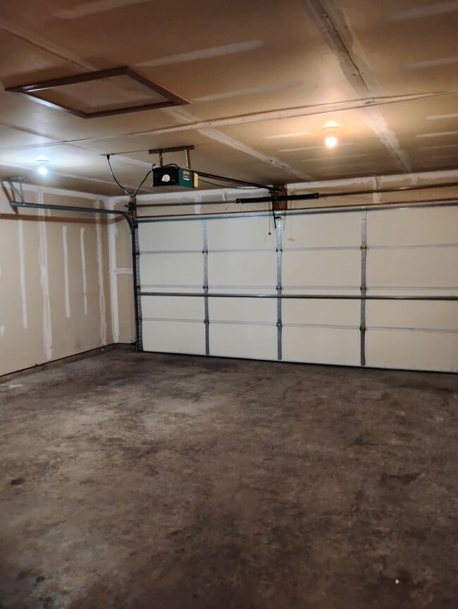 Building Photo - 2397 Hopkins Dr