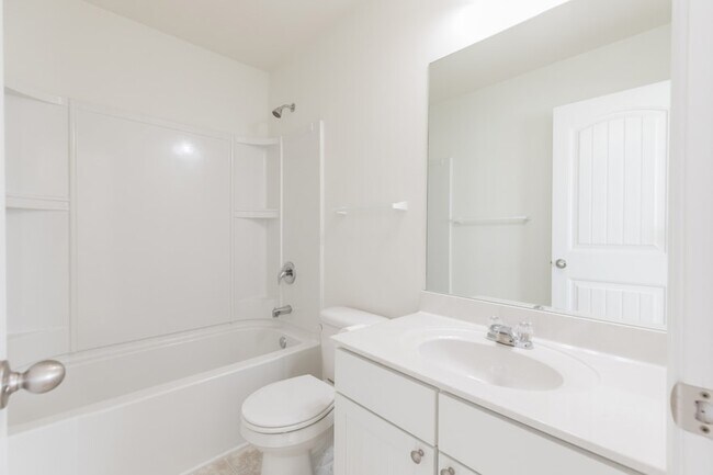 Building Photo - 1249 Riverbrook Dr