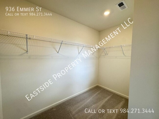 Building Photo - 936 Emmer St