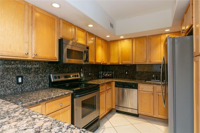 Building Photo - 5600 Collins Ave